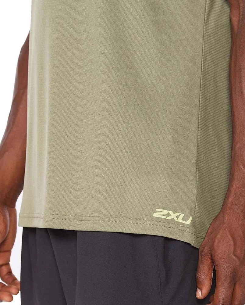2XU Aero Mens Running Tank Rhubarb/Fiesta Reflective 8 2XU Aero Mens Running Tank Rhubarb/Fiesta Reflective - Image 8